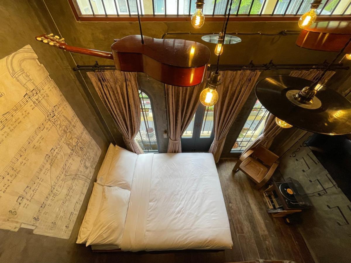 Central Old Town Cottage Bangkok Bagian luar foto