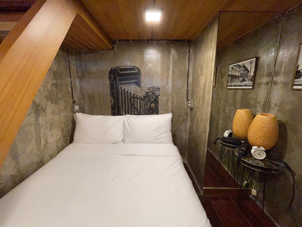 Central Old Town Cottage Bangkok Bagian luar foto
