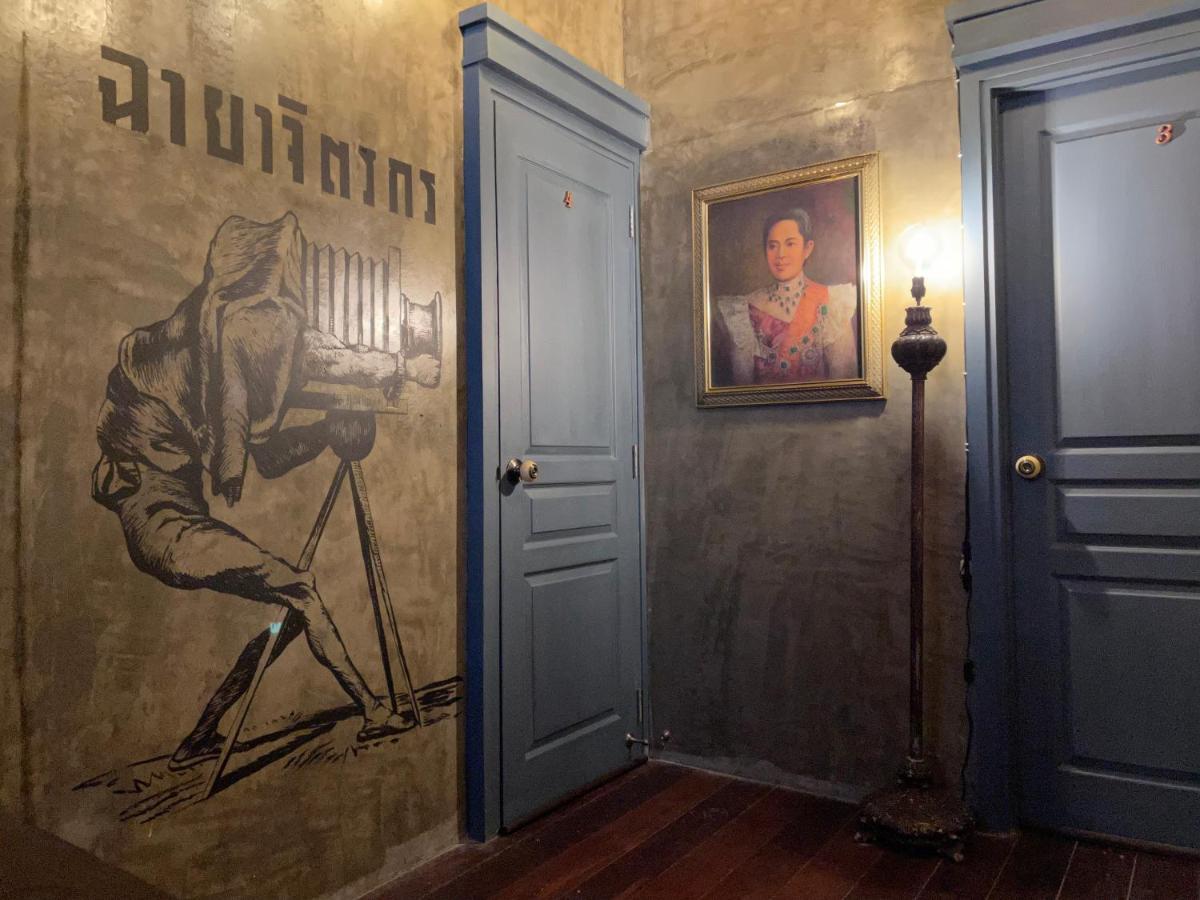 Central Old Town Cottage Bangkok Bagian luar foto