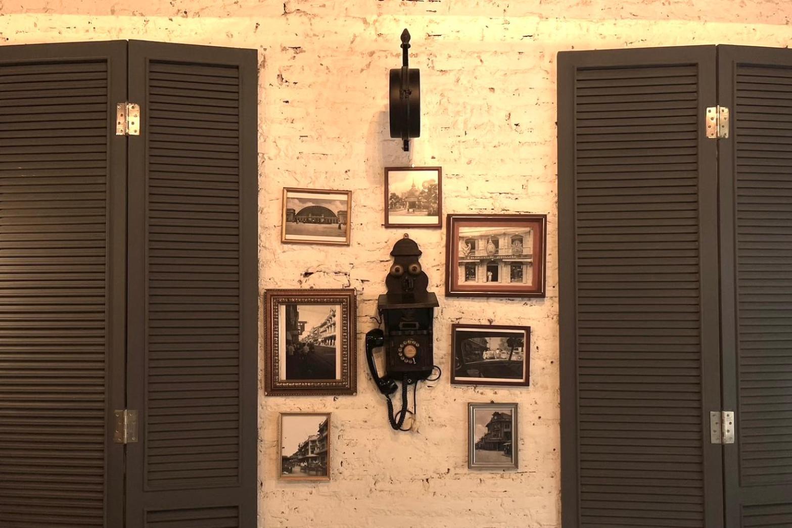 Central Old Town Cottage Bangkok Bagian luar foto